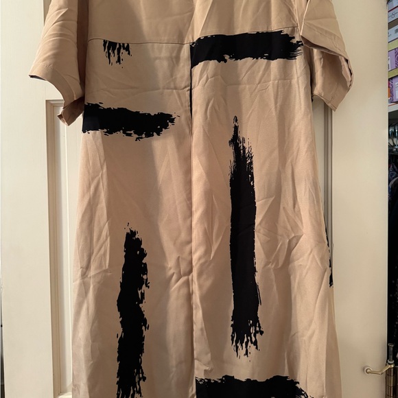 Patterned Dress - Picture 4 of 6